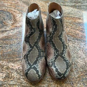 NIB Frye Mila Chelsea bootie women’s 8.5M